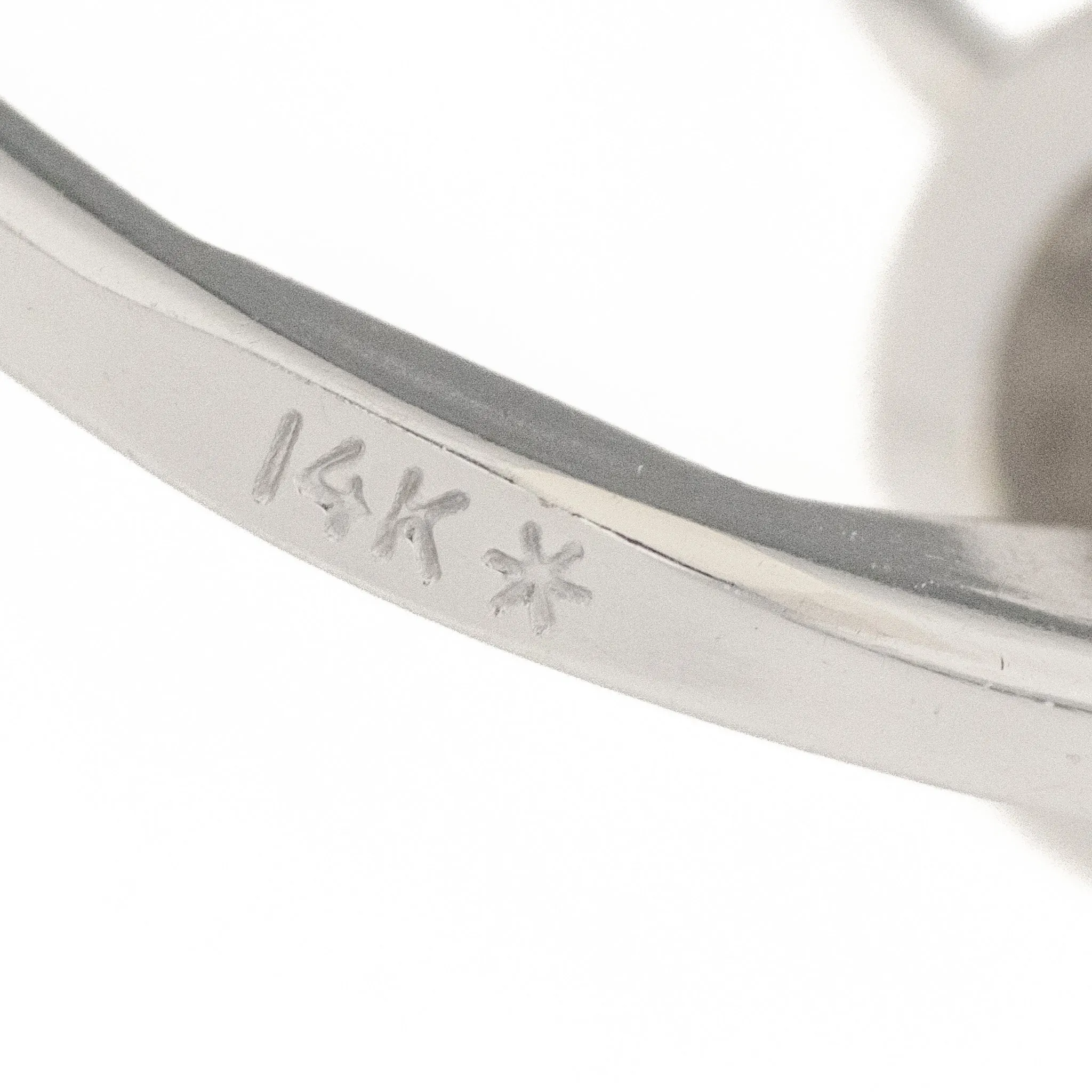 1.32ctw VS2-SI1/G Round Diamond Solitaire Leverback Earrings in 14K White Gold