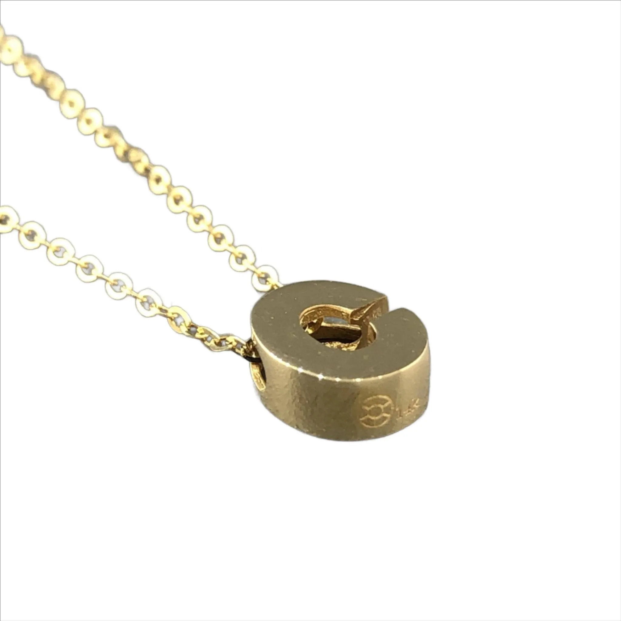 14K Y Gold initial 'C' pendant