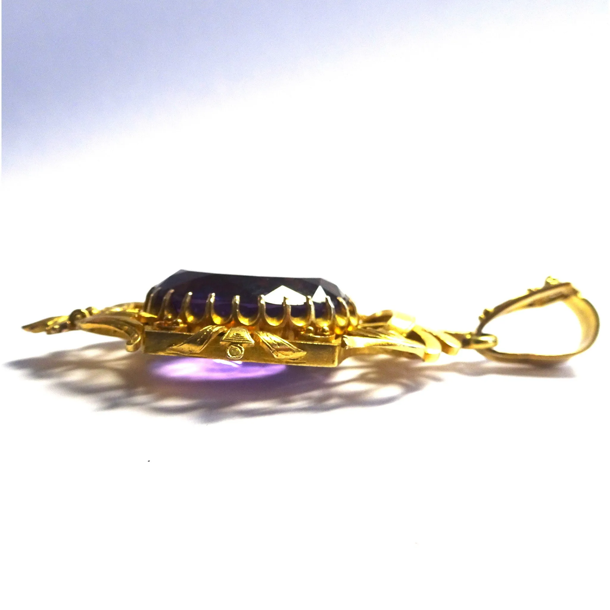 Art Nouveau 18KT Yellow Gold Amethyst Pendant