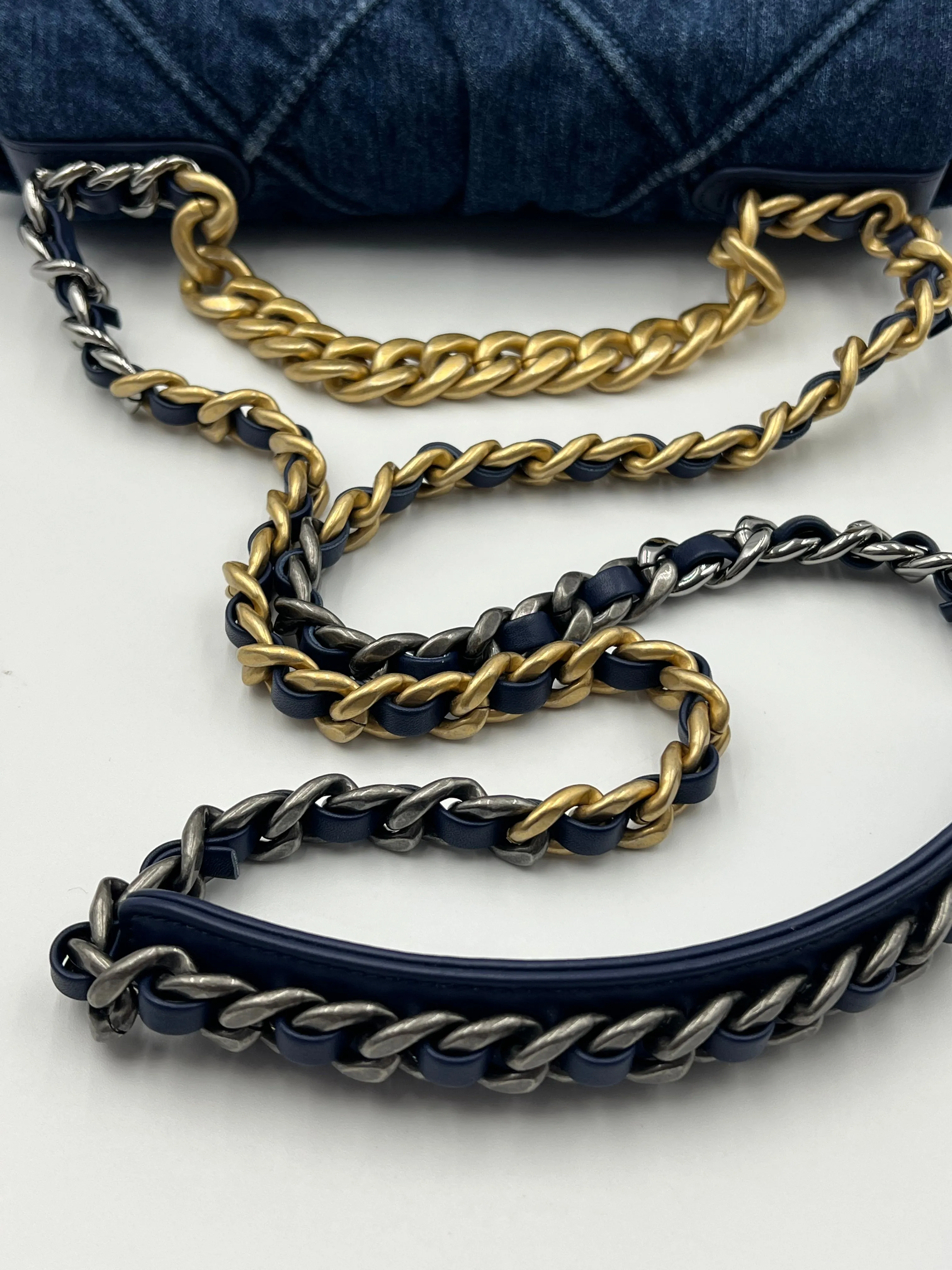 Chanel 19 Small