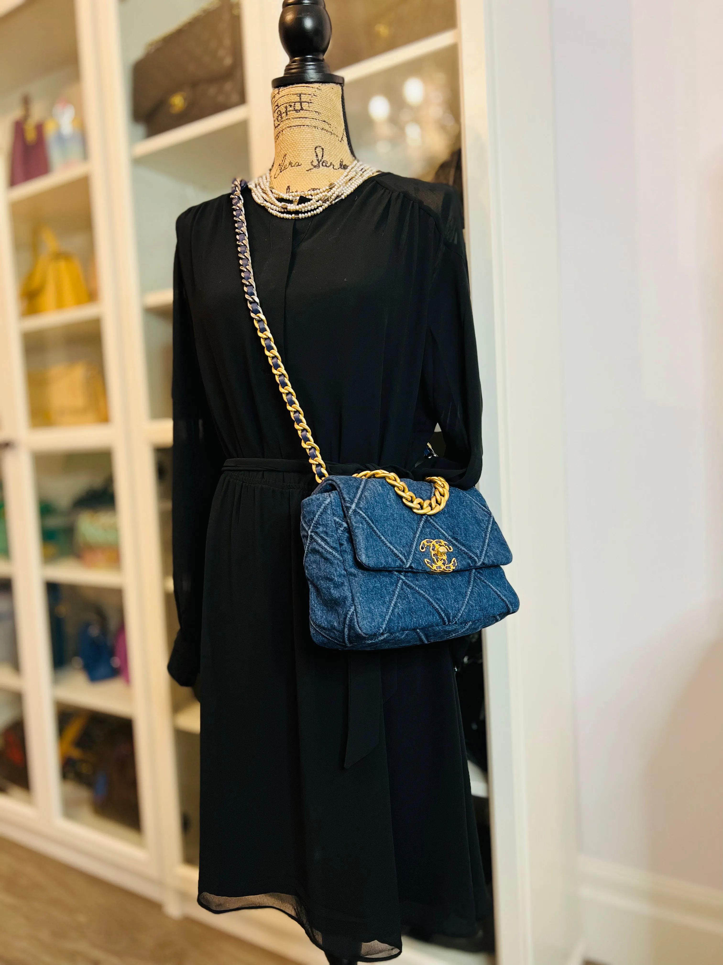 Chanel 19 Small