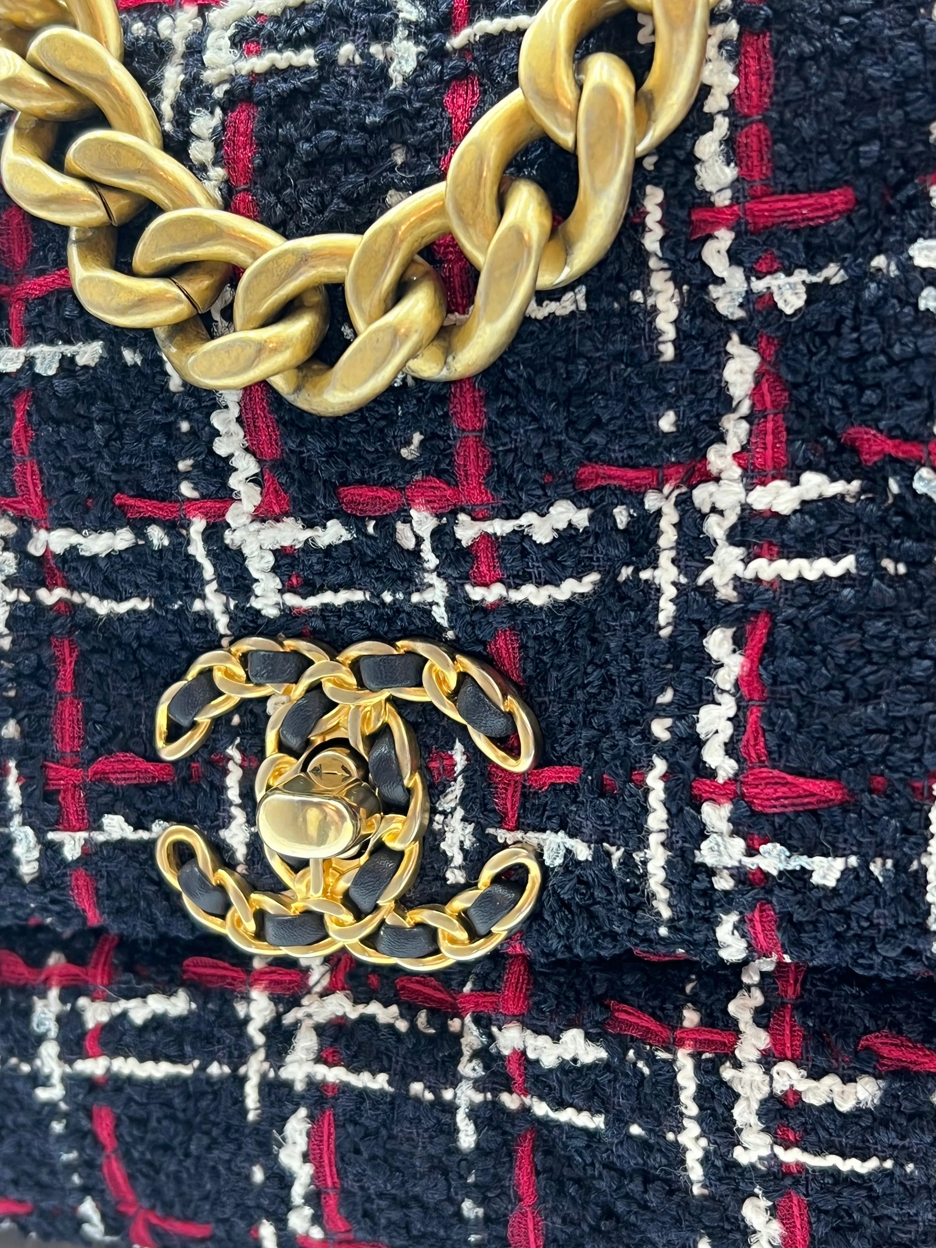Chanel 19 Small