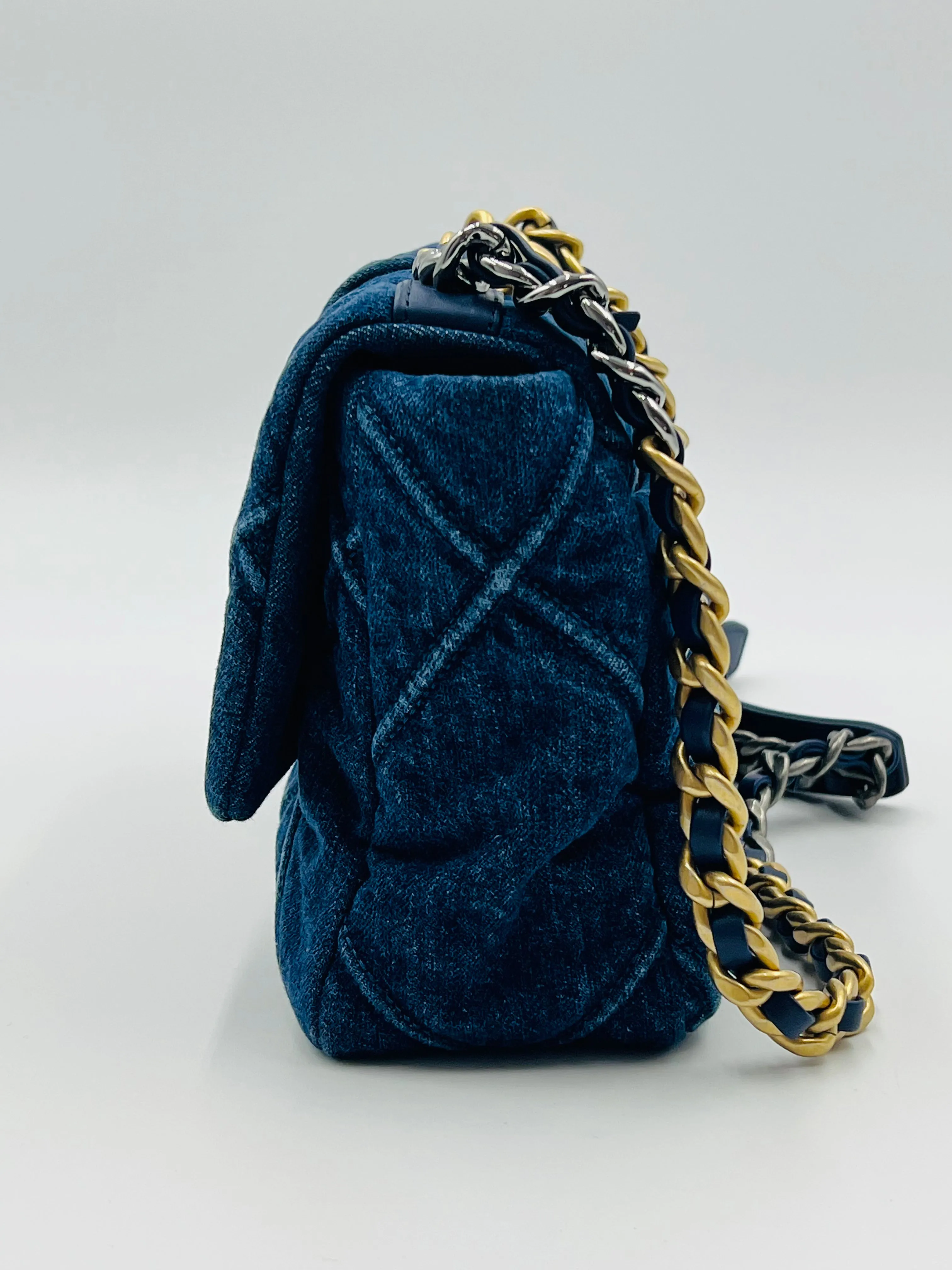 Chanel 19 Small
