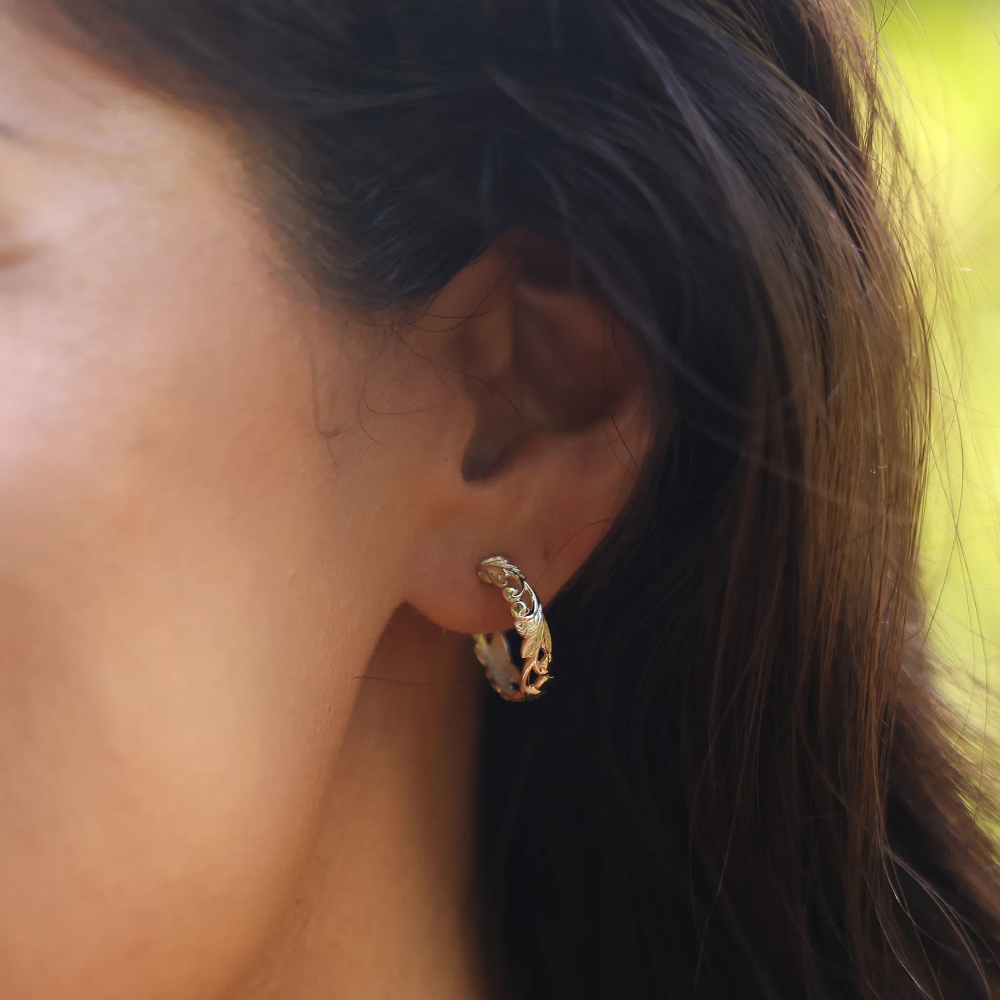 Hawaiian Heirloom Maile Scroll Earrings in Gold - 17.5mm