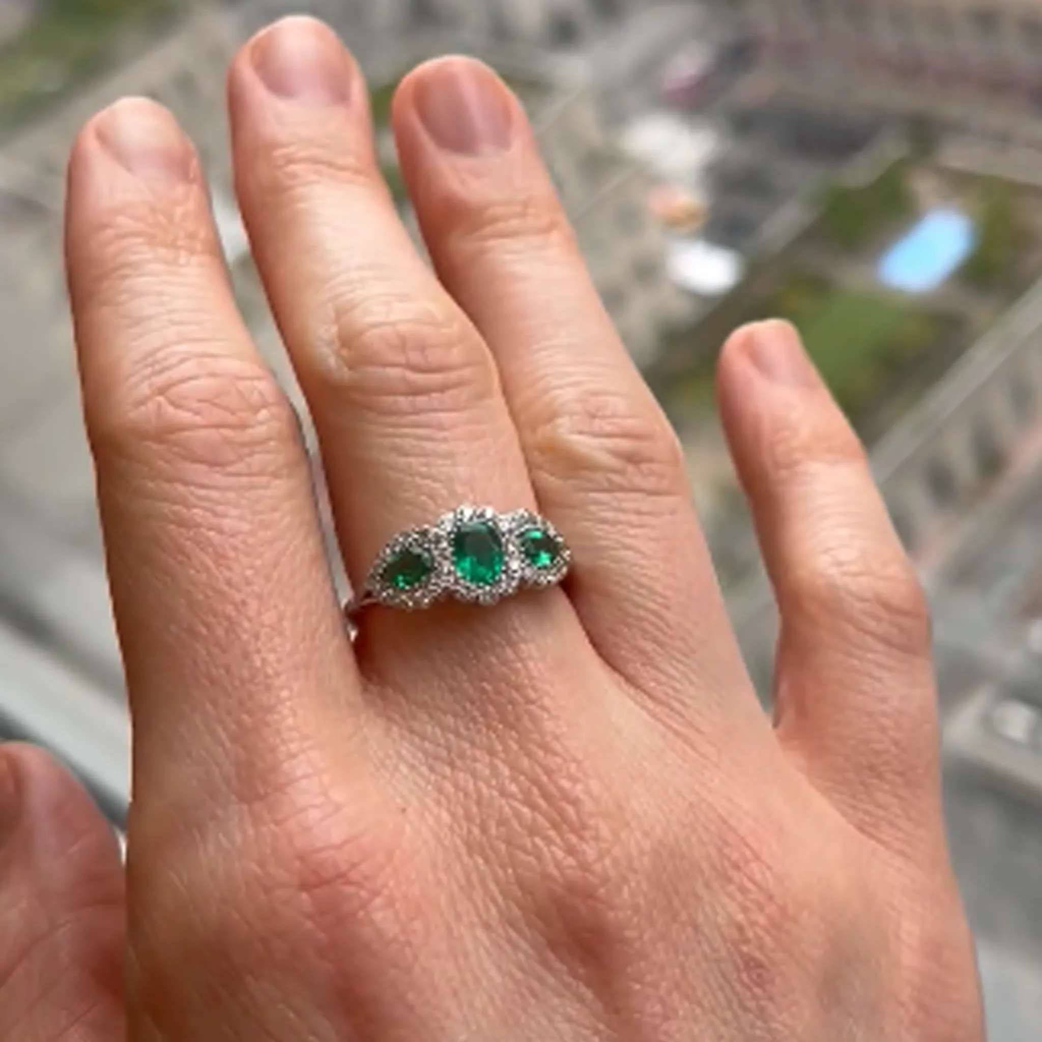 Post-1980s Platinum Emerald & Diamond Ring