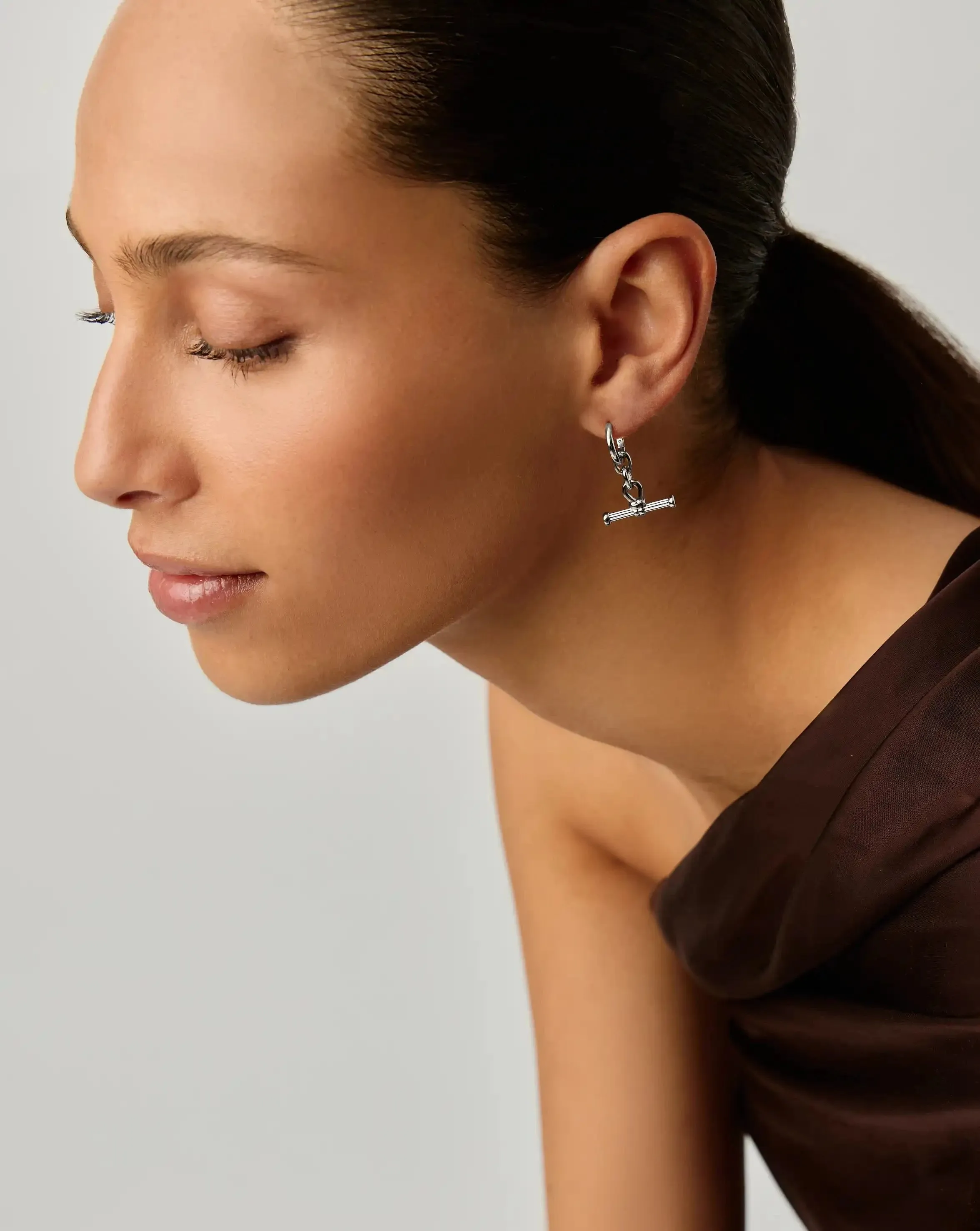 Ridge T-Bar Drop Huggies | Silver Plated