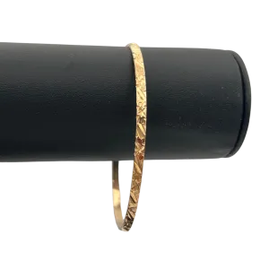 Vintage 18k solid gold Bangle with hand engraved motif